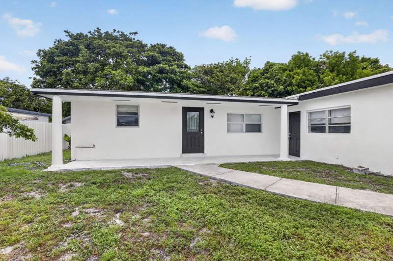 5 bedroom Single Family Residence at 1111 SW 31st Avenue, Melrose Park Section 3, Fort Lauderdale — photo 4