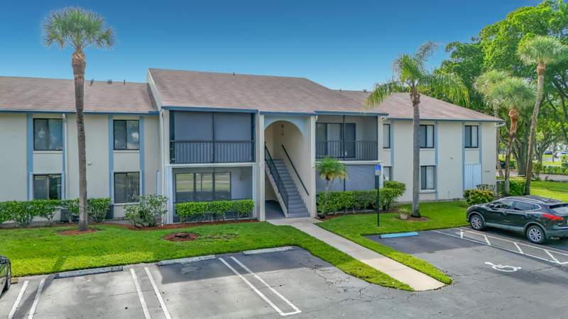 2 bedroom Condominium at 1104 Green Pine #E1, Palm Club Village II Condo, West Palm Beach — photo 2