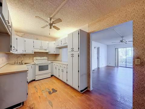 1104 Green Pine #E1, West Palm Beach FL - photo 14 of 49