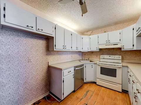 1104 Green Pine #E1, West Palm Beach FL - photo 16 of 49