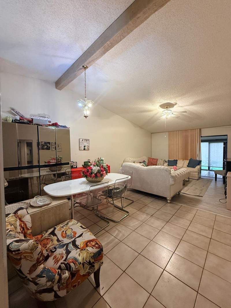 2 bedroom Condominium at 1017 Green Pine Boulevard #H, Palm Club Village I Condo, West Palm Beach — photo 3