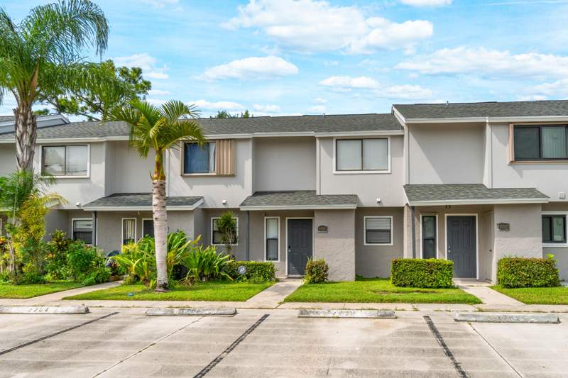 2 bedroom Townhouse at 3703 Inlet Circle, Canalake, Greenacres — photo 3