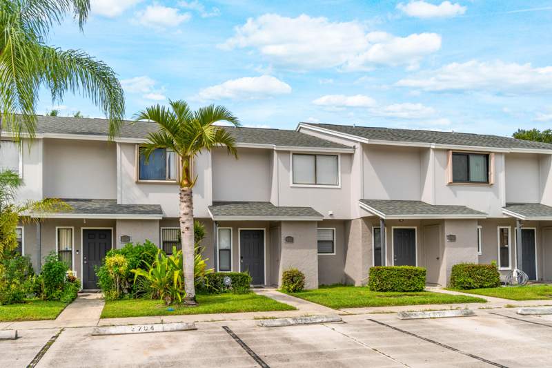 2 bedroom Townhouse at 3703 Inlet Circle, Canalake, Greenacres — photo 4