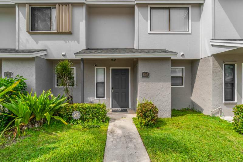 2 bedroom Townhouse at 3703 Inlet Circle, Canalake, Greenacres — photo 5