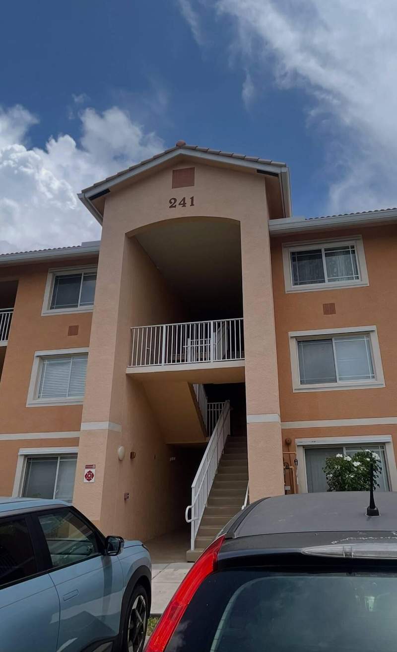 2 bedroom Condominium at 241 SW Palm Drive #106, The Club At St Lucie West, A Condominium, Port St. Lucie — photo 2
