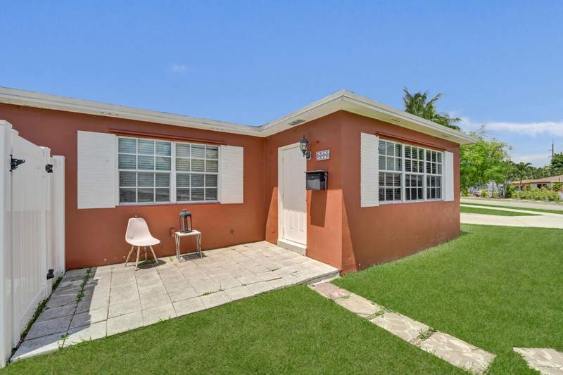 3 bedroom Single Family Residence at 1302 S 23rd Avenue, Belmar Amended, Hollywood — photo 4