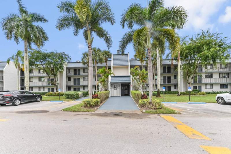 2 bedroom Condominium at 4411 Trevi Court ##105, Fountains Of Palm Beach, Lake Worth — photo 3