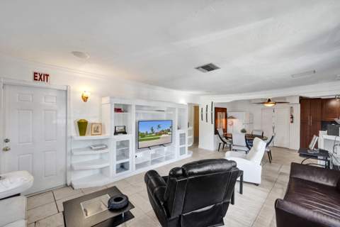 1302 S 23rd Avenue, Hollywood FL - photo 6 of 19