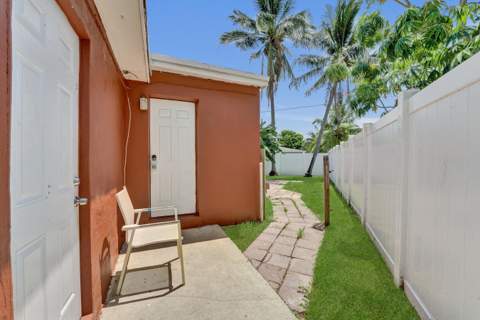 1302 S 23rd Avenue, Hollywood FL - photo 16 of 19