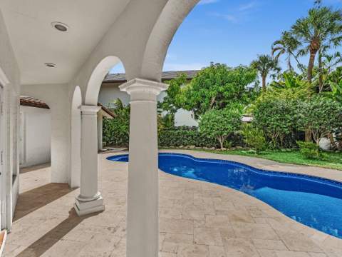 898 Azalea Street, Boca Raton FL - photo 6 of 31