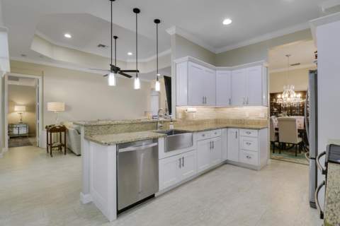 7664 Greenbrier Circle, Port St. Lucie FL - photo 15 of 57