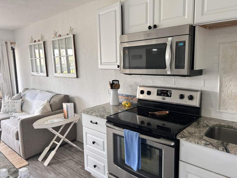 1 bedroom Condominium at 2400 S Ocean Drive #V121, Ocean Villas I Condominium, Fort Pierce — photo 4