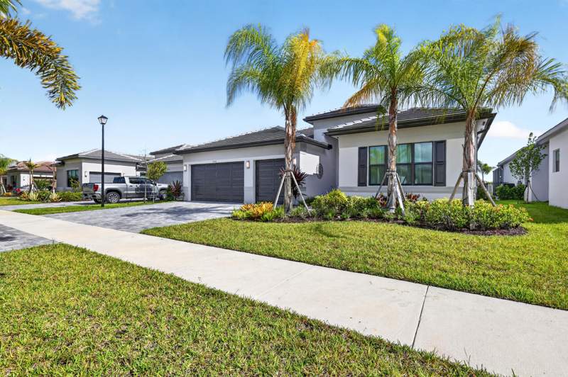 4 bedroom Single Family Residence at 12132 SW Willowy Way, Valencia Parc, Port St. Lucie — photo 4