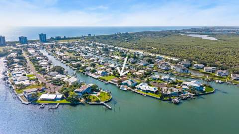 272 Bermuda Beach Drive, Hutchinson Island FL - photo 8 of 35