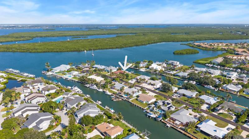 3 bedroom Single Family Residence at 272 Bermuda Beach Drive, Coral Cove Beach Section 1, Hutchinson Island — photo 5