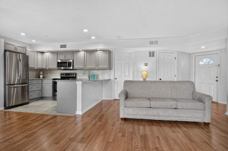 2 bedroom Condominium at 1103 SW Swan Lake Circle #102, Westbrook Isles Condominium — photo 5