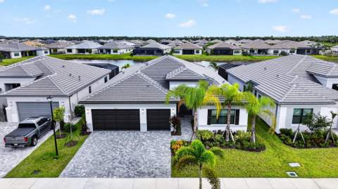 12132 SW Willowy Way, Port St. Lucie FL - photo 6 of 149