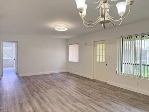 318 Knotty Pine Circle #D-2, Greenacres FL - photo 8 of 22