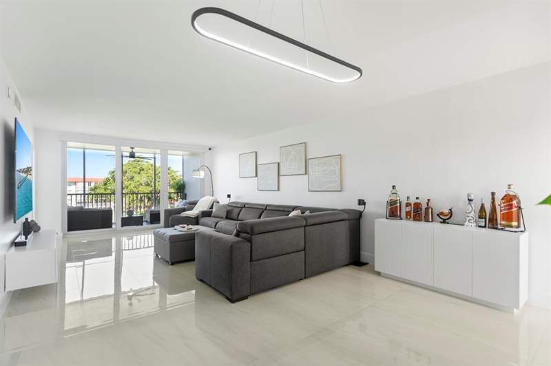 2 bedroom Condominium at 3100 NE 48th Court #413, No 3 Palm-Aire At Coral Key, Lighthouse Point — photo 5