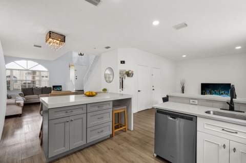 527 NW 87th Lane, Coral Springs FL - photo 6 of 49