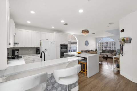 527 NW 87th Lane, Coral Springs FL - photo 11 of 49