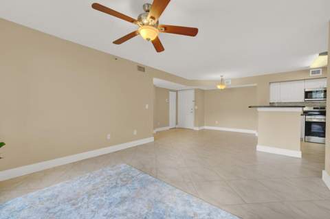 110 Yacht Club Way #105, Hypoluxo FL - photo 9 of 44