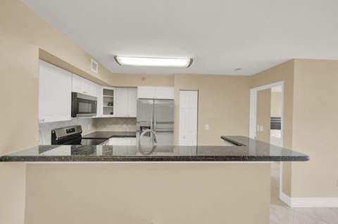110 Yacht Club Way #105, Hypoluxo FL - photo 13 of 44