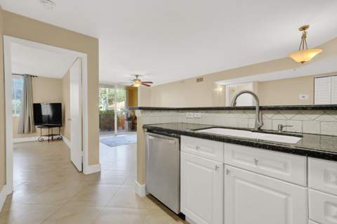 110 Yacht Club Way #105, Hypoluxo FL - photo 15 of 44