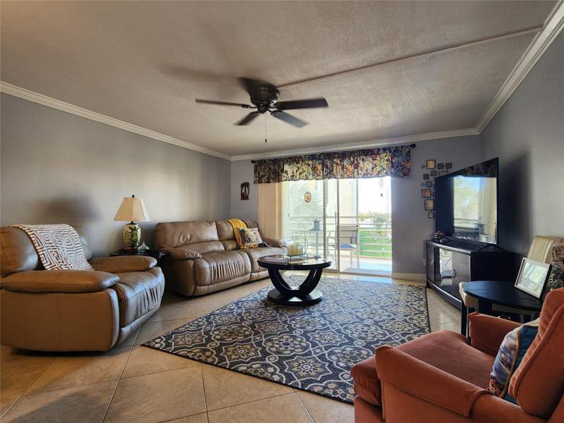 2 bedroom Condominium at 321 SE 3rd Street #302, Meadowbrook Lakes View, Dania Beach — photo 3