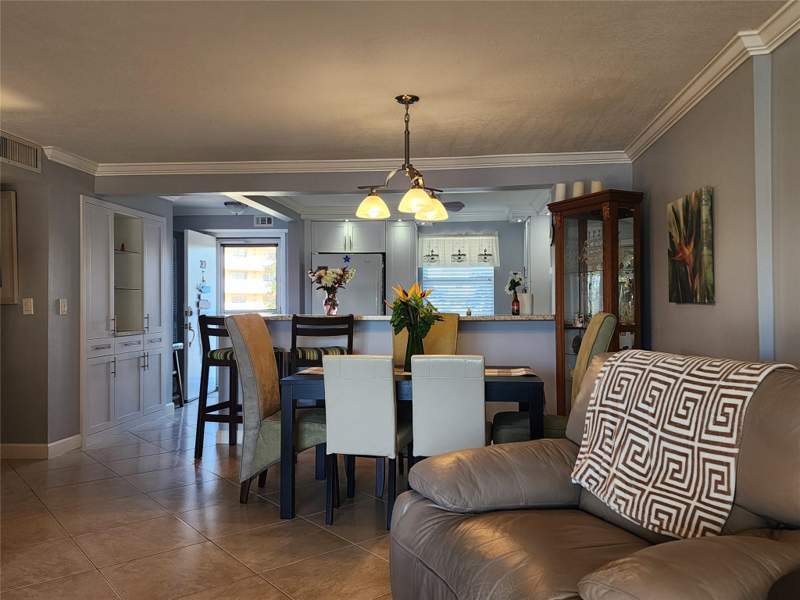 2 bedroom Condominium at 321 SE 3rd Street #302, Meadowbrook Lakes View, Dania Beach — photo 2