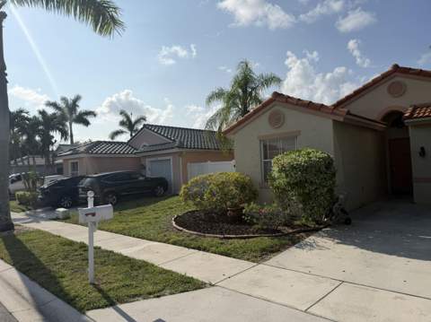 8164 Pelican Harbour Drive, Lake Worth FL - photo 6 of 38