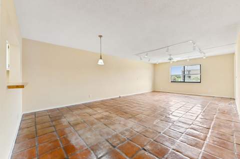 2820 Tennis Club Drive #401, West Palm Beach FL - photo 10 of 36