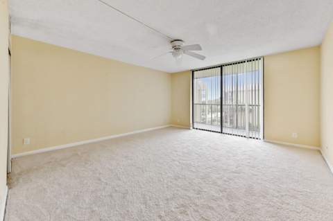 2820 Tennis Club Drive #401, West Palm Beach FL - photo 16 of 36