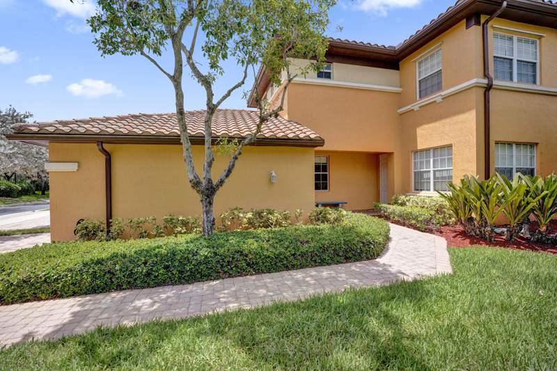 3 bedroom Condominium at 8041 NW 127th Lane #3-C, Cypress Pointe I At Heron Bay, Parkland — photo 2