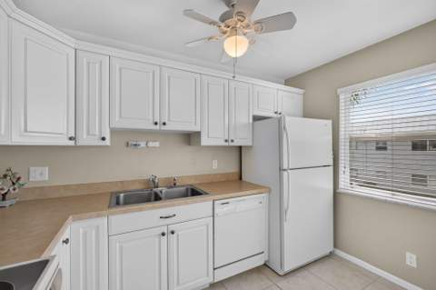 29 Colonial Club Drive #202, Boynton Beach FL - photo 21 of 58