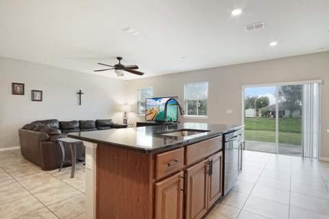 2109 SW Chestnut Lane, Port St. Lucie FL - photo 13 of 37