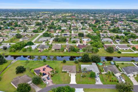 2109 SW Chestnut Lane, Port St. Lucie FL - photo 24 of 37