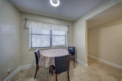 7650 Tahiti Lane #105, Lake Worth FL - photo 9 of 30
