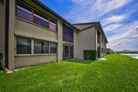 7650 Tahiti Lane #105, Lake Worth FL - photo 23 of 30