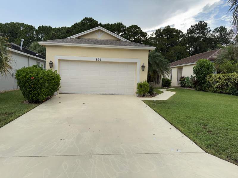 3 bedroom Single Family Residence at 601 SW Indian Key Drive, Lakeforest At St Lucie West Viii, Port St. Lucie — photo 3