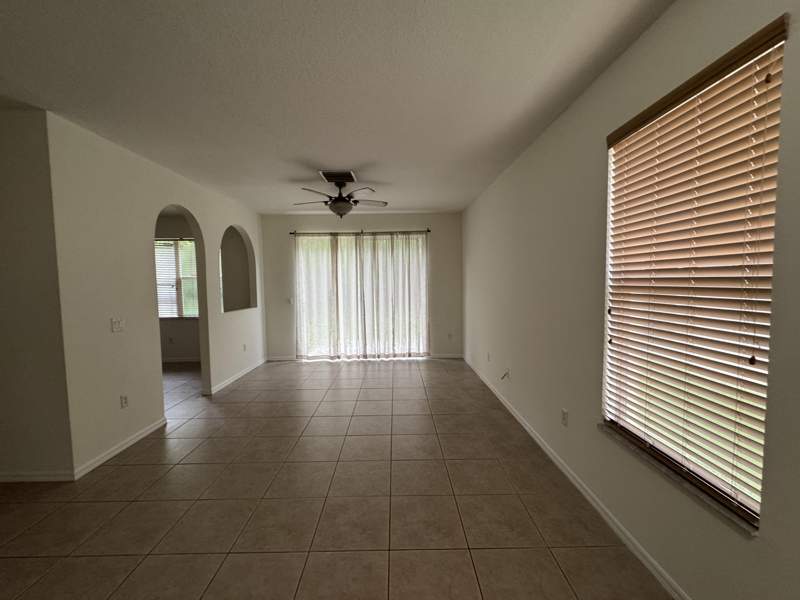 3 bedroom Single Family Residence at 601 SW Indian Key Drive, Lakeforest At St Lucie West Viii, Port St. Lucie — photo 4
