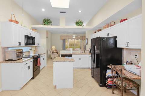 641 NW Venetto Court, Port St. Lucie FL - photo 12 of 32