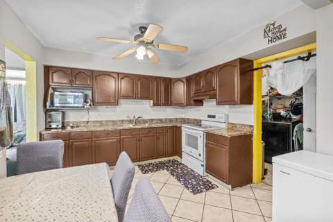 8460 NW 15th Street, Pembroke Pines FL - photo 7 of 25