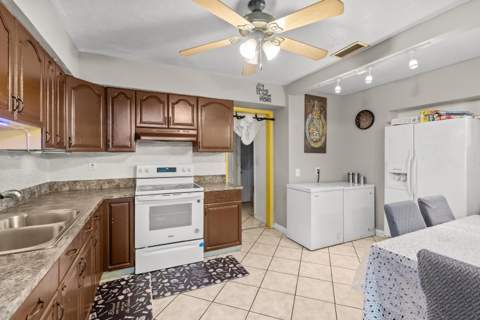 8460 NW 15th Street, Pembroke Pines FL - photo 8 of 25