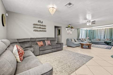 8460 NW 15th Street, Pembroke Pines FL - photo 10 of 25