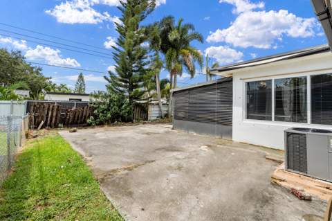 8460 NW 15th Street, Pembroke Pines FL - photo 23 of 25