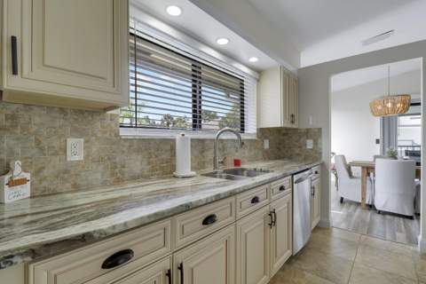1102 Wingfoot Drive #C, Jupiter FL - photo 7 of 48