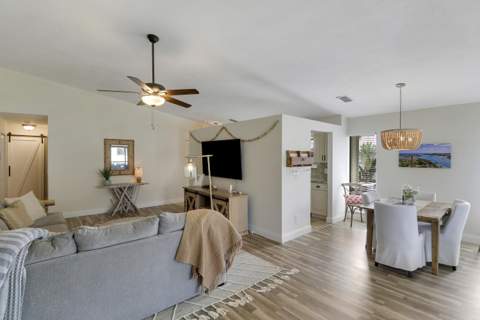 1102 Wingfoot Drive #C, Jupiter FL - photo 13 of 48