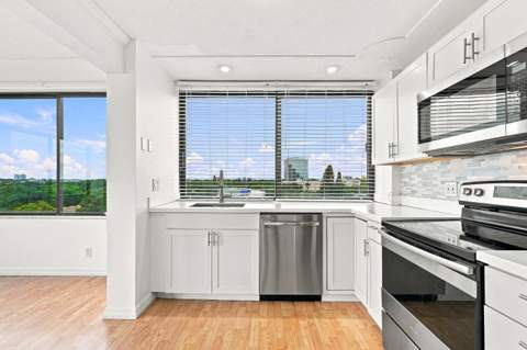 1500 Presidential Way #704, West Palm Beach FL - photo 9 of 25
