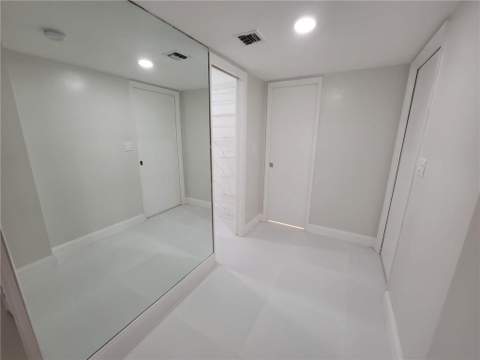 800 E Cypress Lane #202, Pompano Beach FL - photo 9 of 85